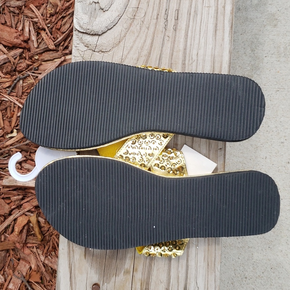 NWT Easy USA women's gold sequence flip flop sandals - Picture 11 of 11
